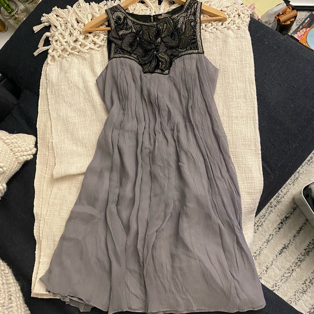 BCBG SOLD OUT SILK DRESS WITH EMBROIDERY DETAIL S